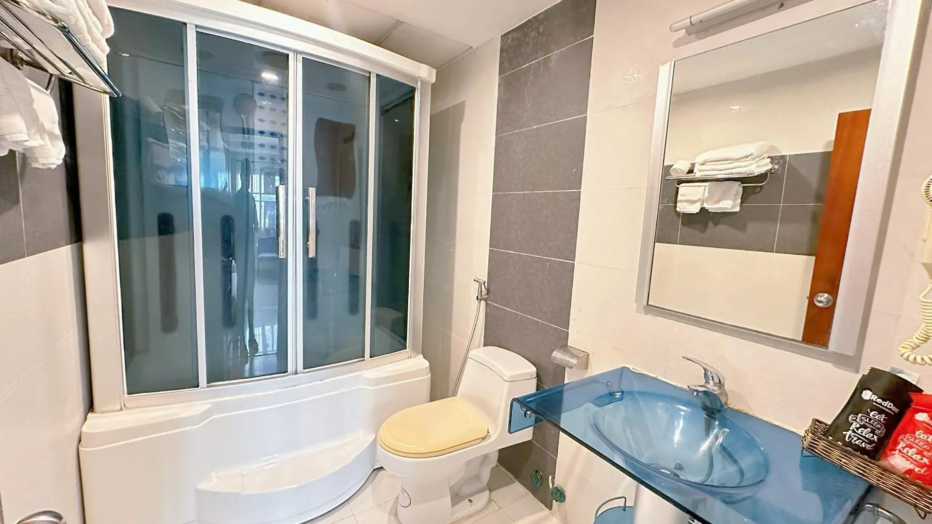 **  Kim Dung Hotel Tran Quang Khai Ho Chi Minh City Vietnam